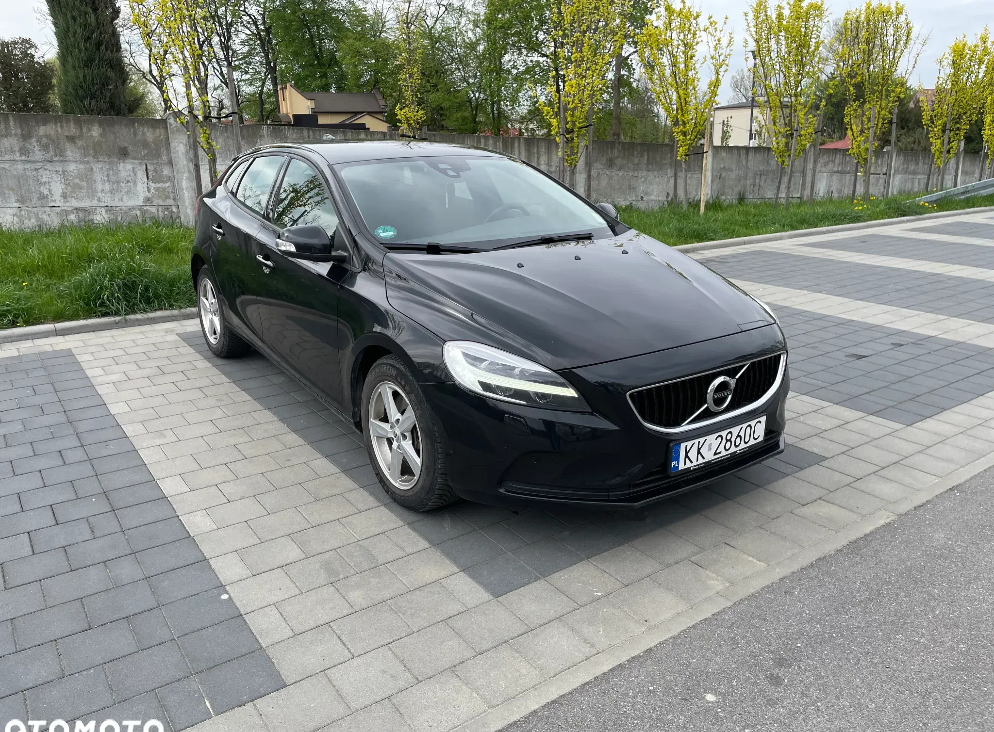 samochody osobowe Volvo V40 cena 59040 przebieg: 191000, rok produkcji 2017 z Kraków